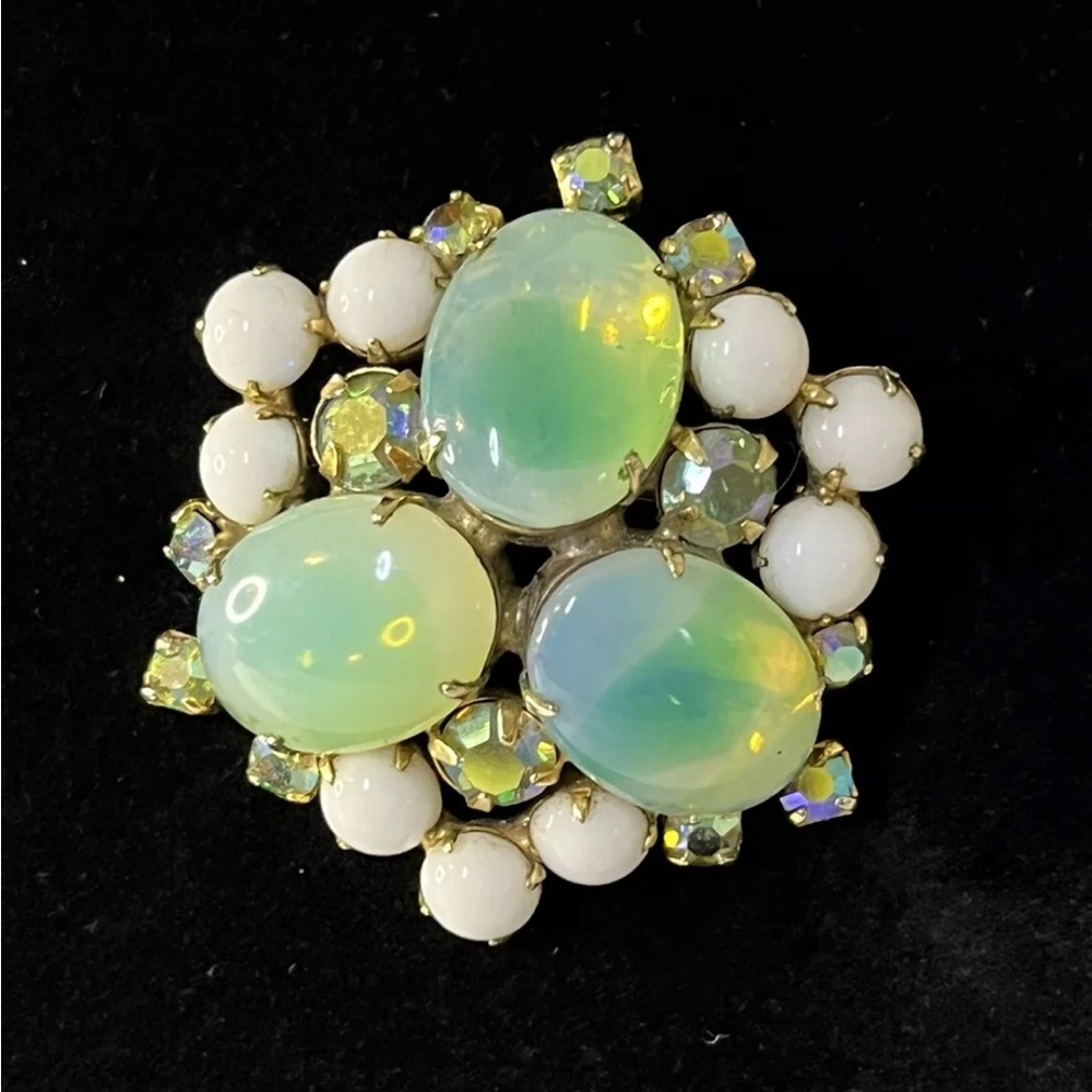 Vintage JULIANA D&E Green Givre Opalescent & Rhinestones Art Glass Molded Brooch